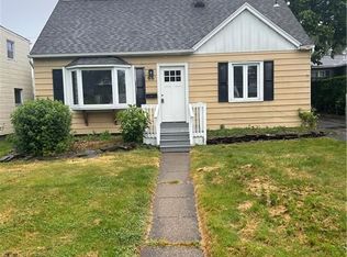 66 Newton Rd, Rochester, NY 14626