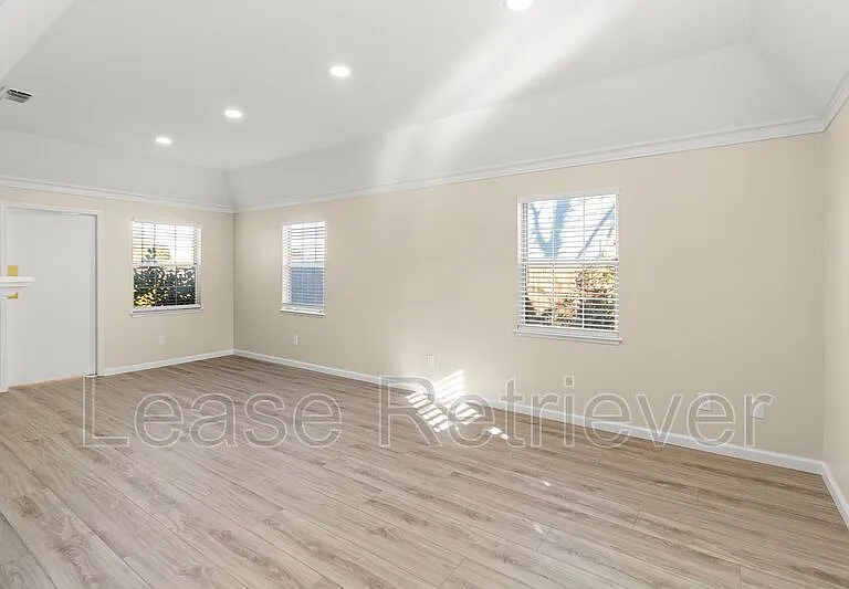 825 Heritage Pl — Photo 11