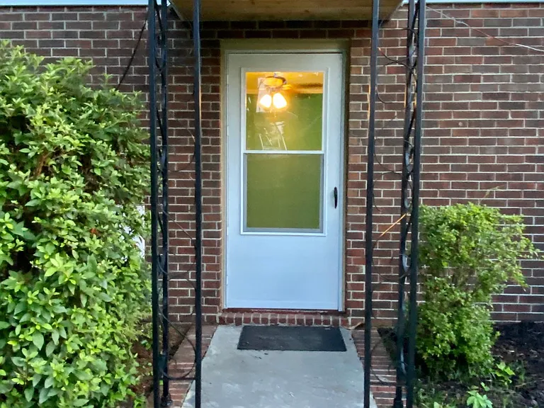 105 Mamie Ct — Photo 5