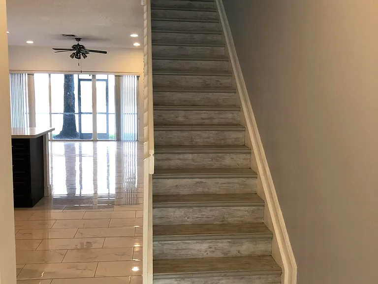 401 SW 120th Ave — Photo 15