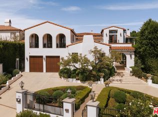 124 N Woodburn Dr, Los Angeles, CA 90049