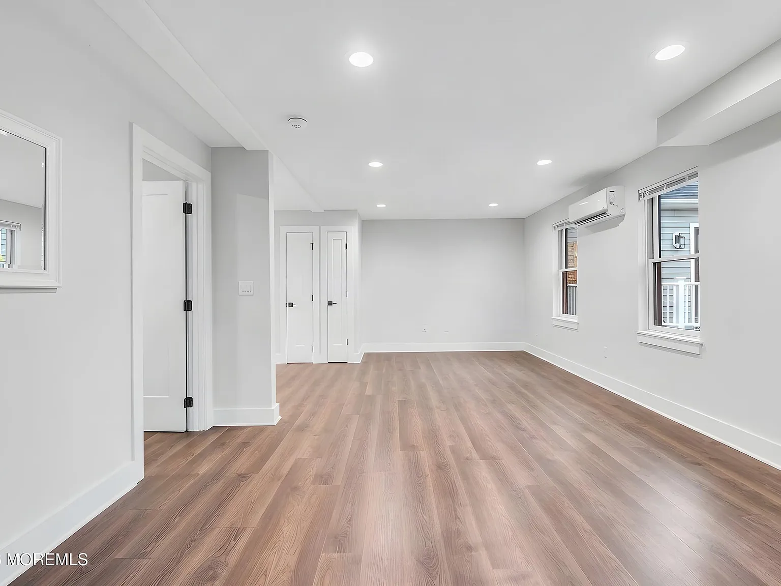 4 bed, 2.5 bath, 843 sqft, $3,400 — Photo 4