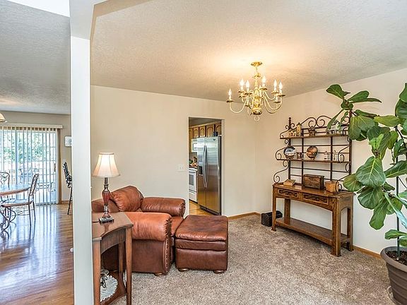 3rd image of 9805 Laguna Dr