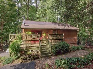49 Canary Ln, Maggie Valley, NC 28751