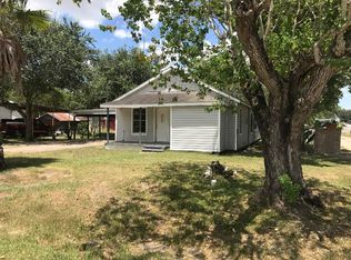 934 N Liberty St, El Campo, TX 77437