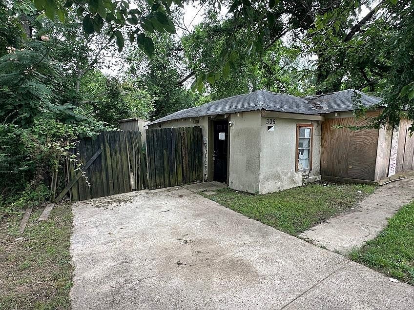 1st image of 305 W End St