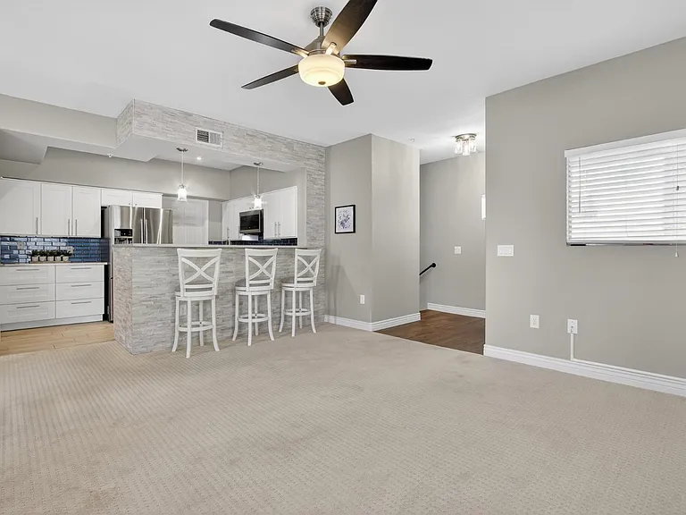 7401 W Arrowhead Clubhouse Dr #2045 — Photo 7