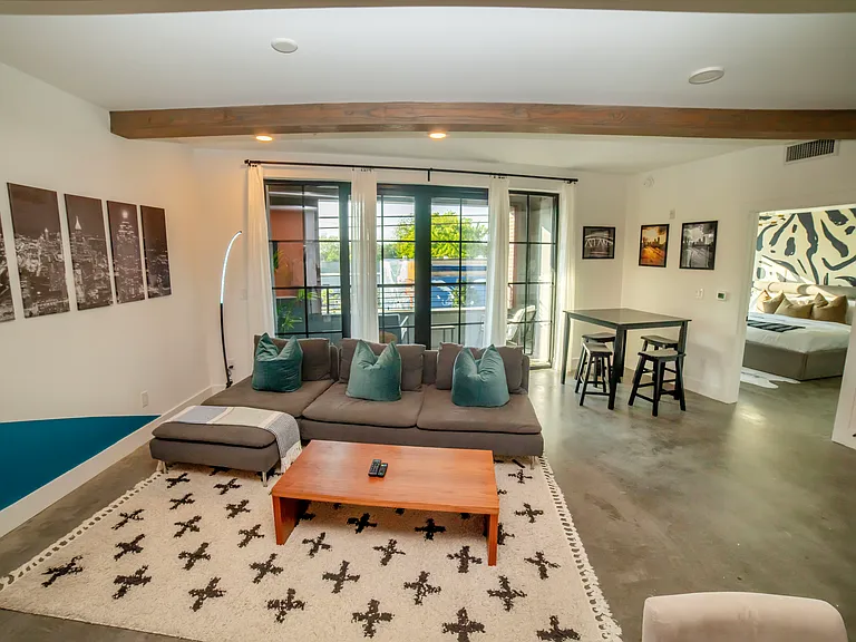 346 Peters St SW #102 — Photo 4