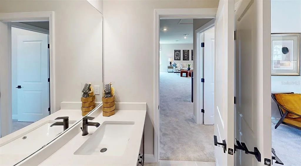 5 bed, 3.5 bath, 3167 sqft, $4,350 — Photo 4
