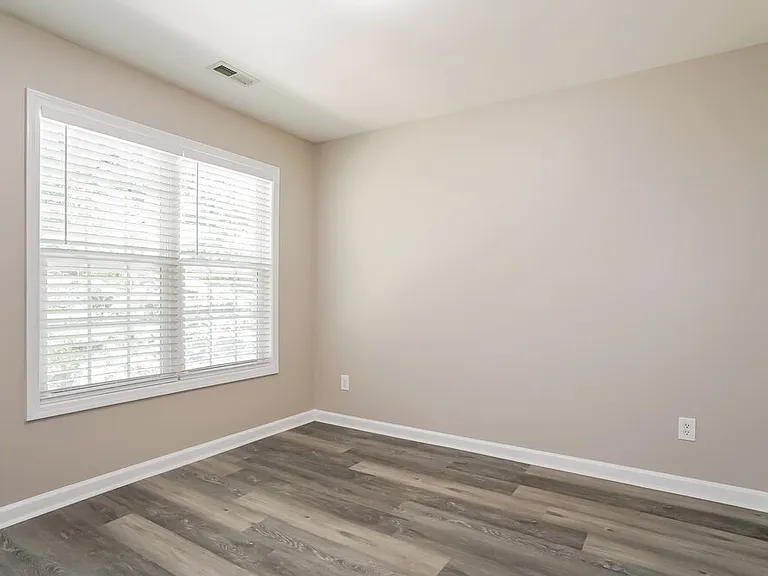 8137 Marshall Brae Dr — Photo 15