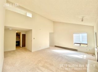 1079 108th Ave NE APT 5, Bellevue, WA 98004