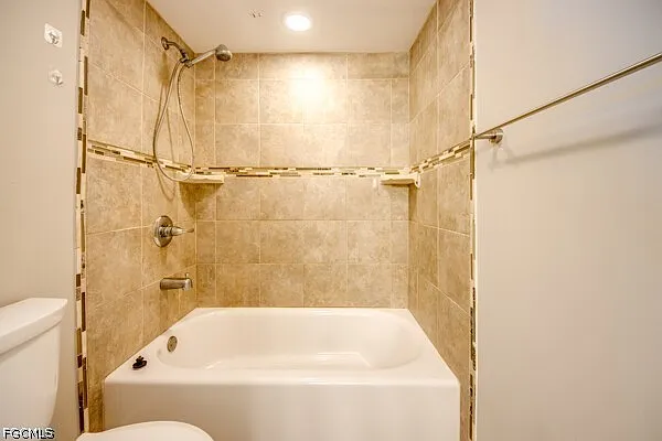 4616 SE 6th Ave #202 — Photo 17
