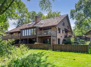 17910 Tioga Trl, Wayzata, MN 55391