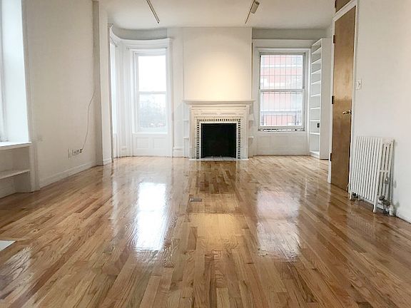 3rd image of 184 W 82nd St #3N