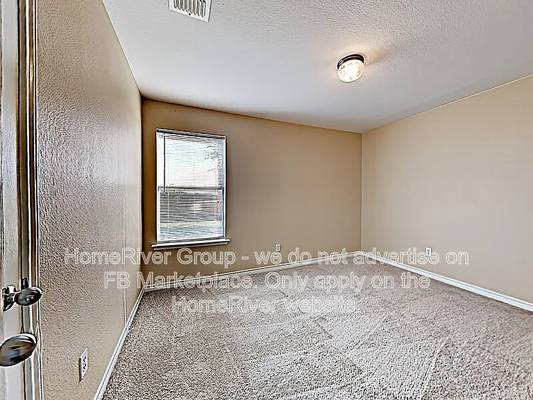313 Charleston Dr — Photo 8