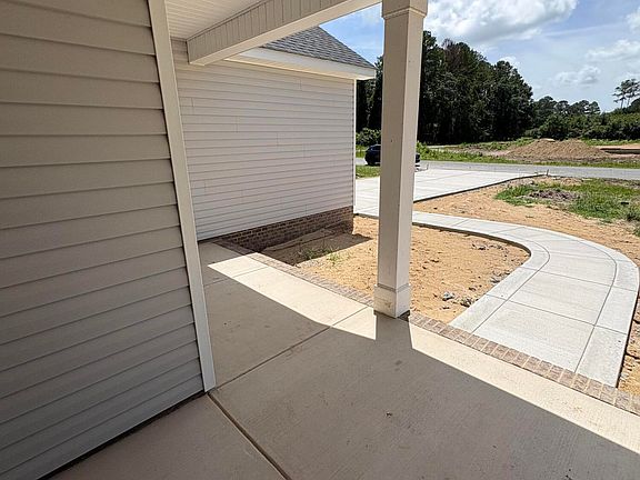 3rd image of 3050 Caroline Avenue
