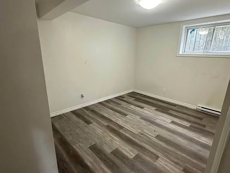 183 Presland Rd — Photo 3