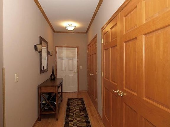 4th image of W173N5509 Ravenwood Dr
