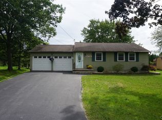 8432 Grandview Dr, Cicero, NY 13039