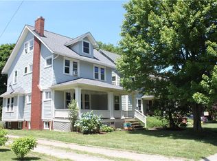 1564 Rydalmount Rd, Cleveland Heights, OH 44118