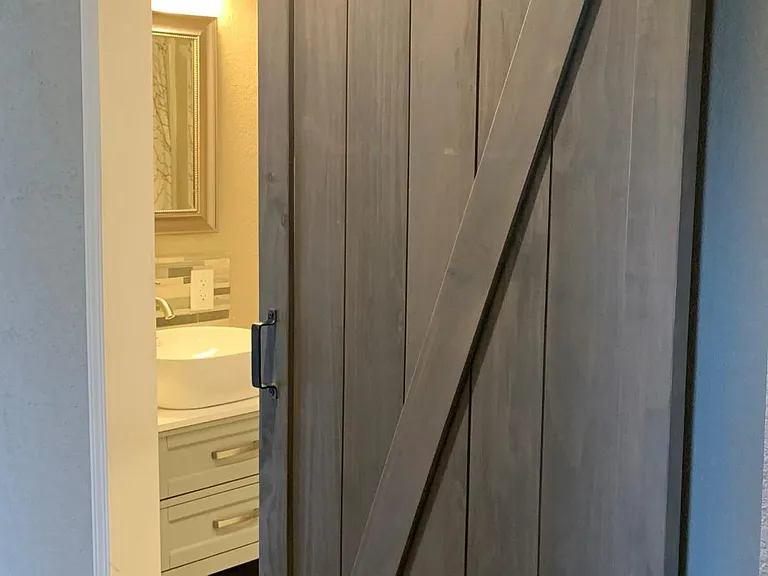 1110 N Main St — Photo 2