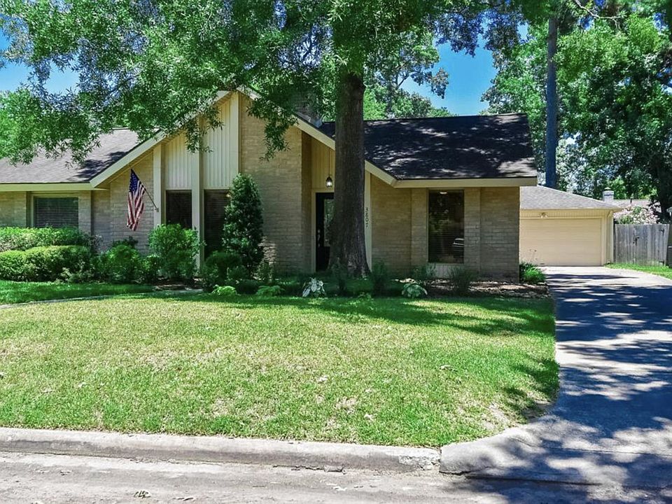 2nd image of 3807 Riverwood Park Dr