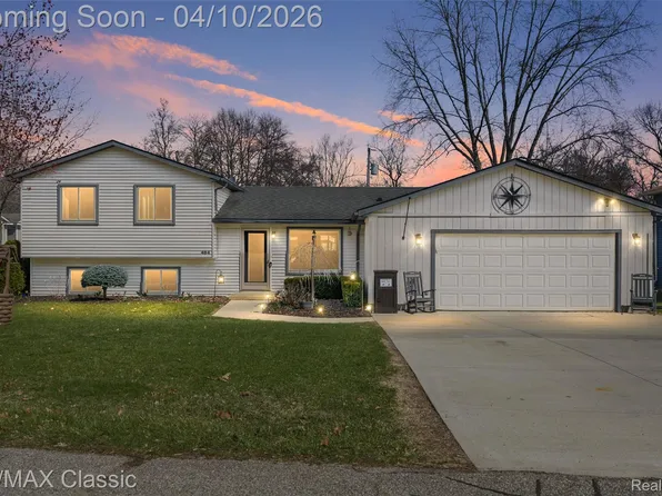 484 W Beechdale St, Commerce Township, MI 48382
