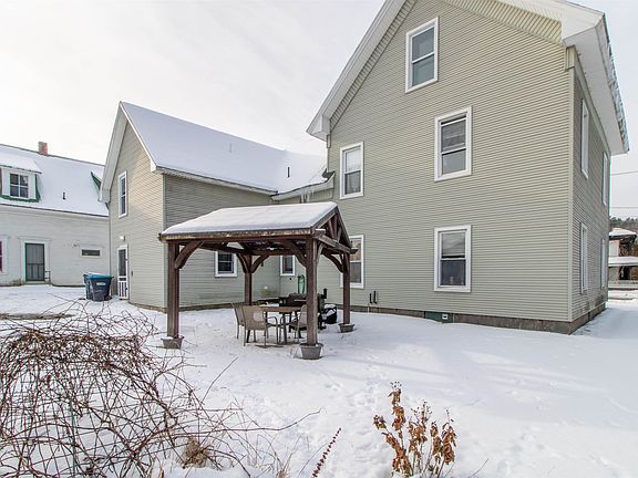 5th image of 50 Maple Street