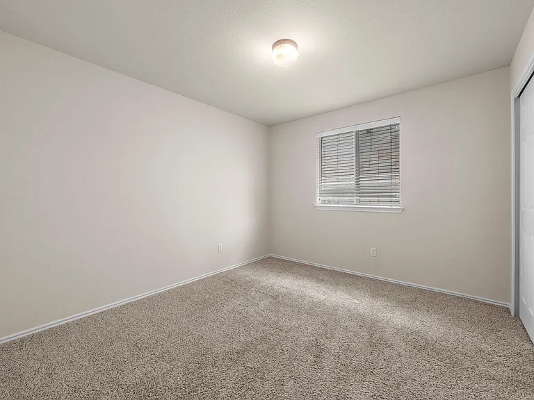9424 Castle Pines Dr — Photo 17
