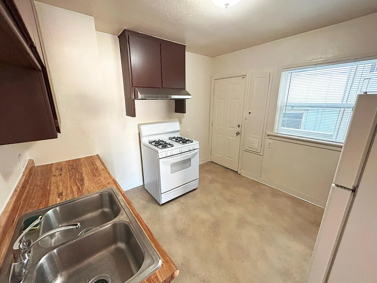 Building Photo - 2205 Sonoma Blvd #A