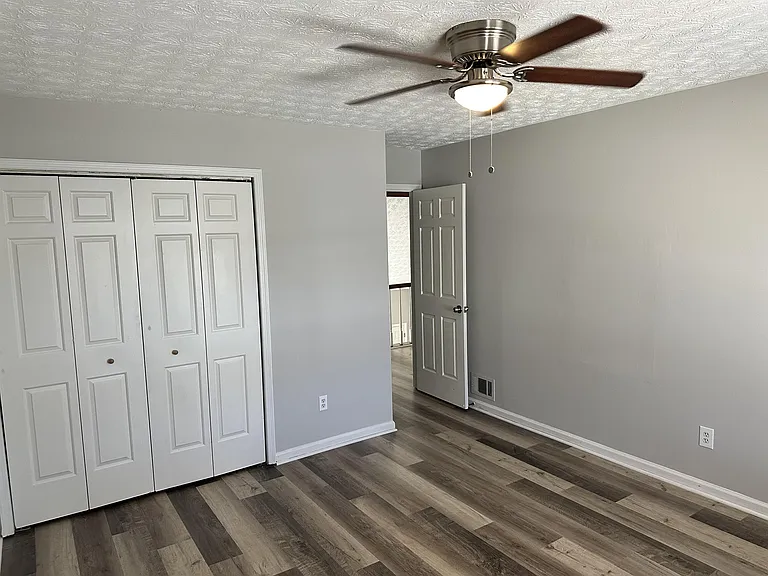 417 Patrick Henry Ct #1 — Photo 18