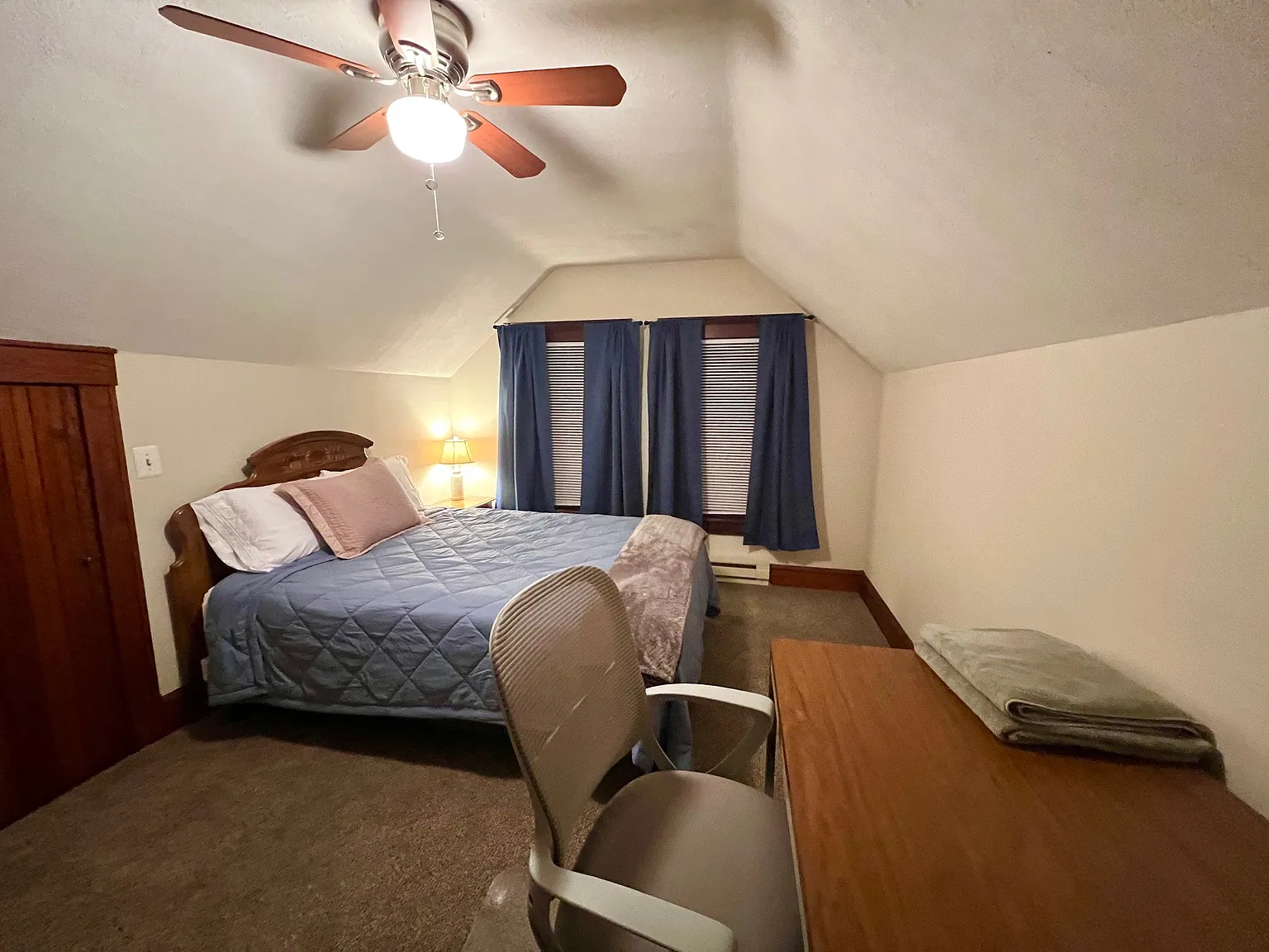 6 bed, 1952 sqft, $1,250 — Photo 3