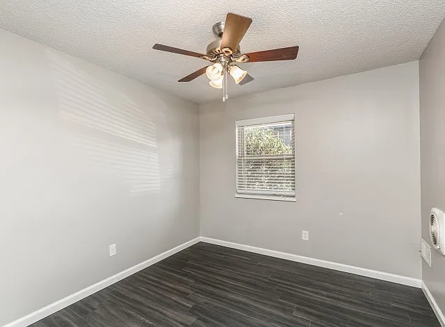 Eastview Apartments — Photo 21