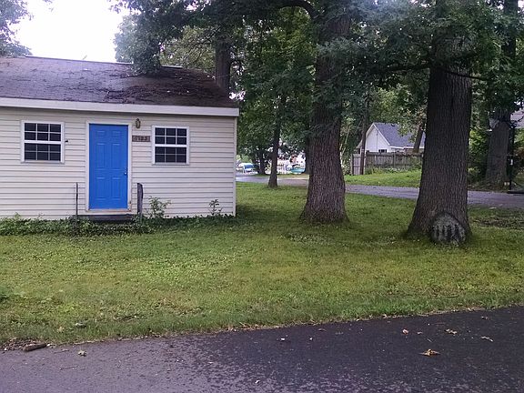 3rd image of 1123 Woodland Bch