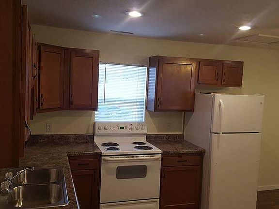 5th image of 1304 N Sheridan Ave