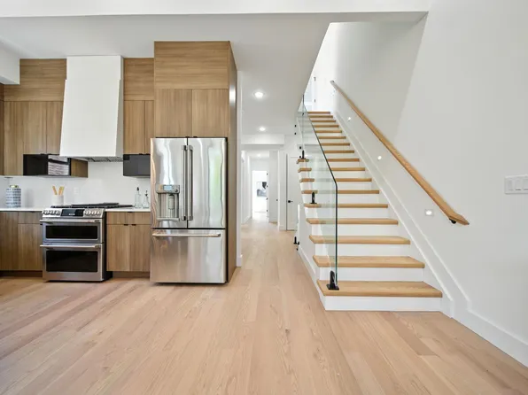 59 Waverly Street image 9 of 28