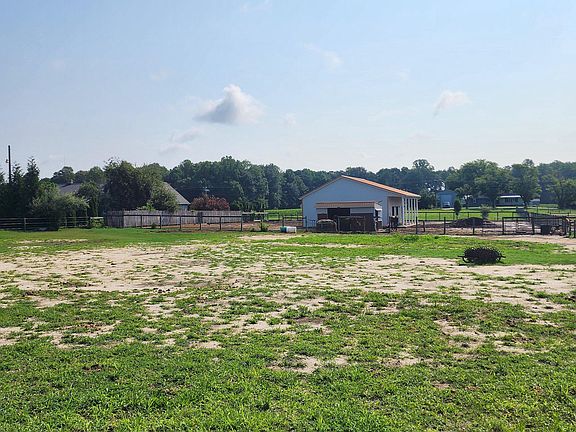 5th image of 16804 Gravel Hill Rd
