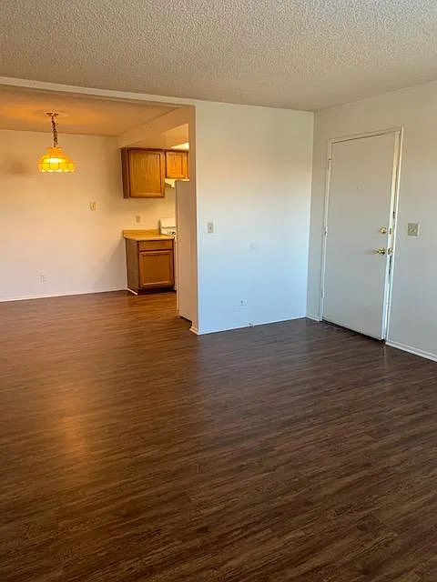 2 bed, 850 sqft, $1,300 — Photo 4