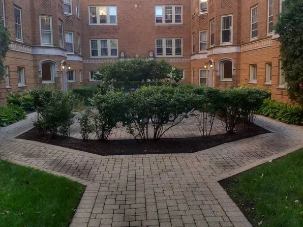623 Washington Blvd APT 1S, Oak Park, IL 60302