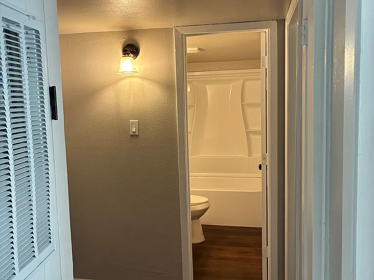 890 Lake St #A/B — Photo 2