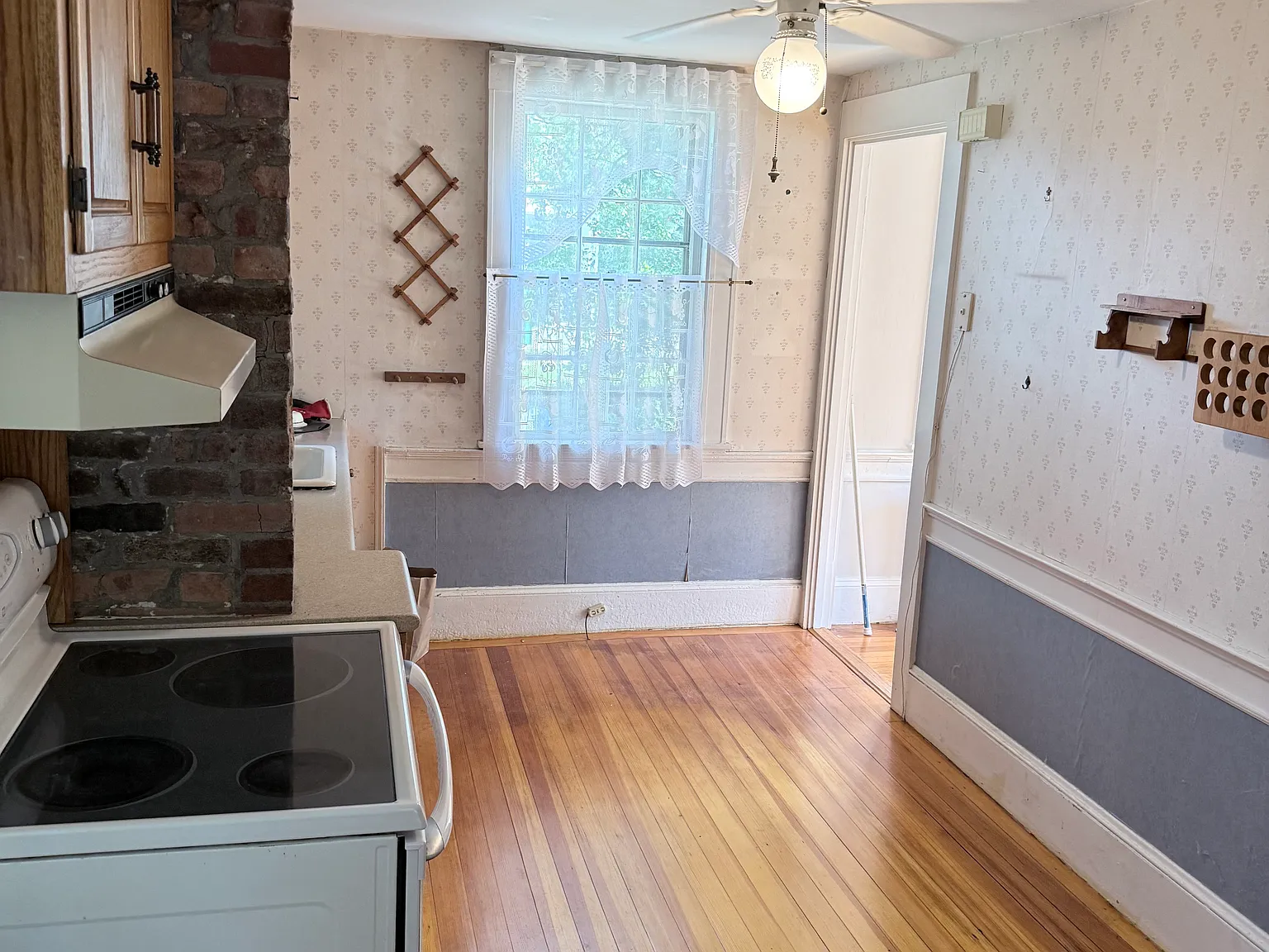 2 bed, 1.5 bath, 1444 sqft, $2,750 — Photo 4