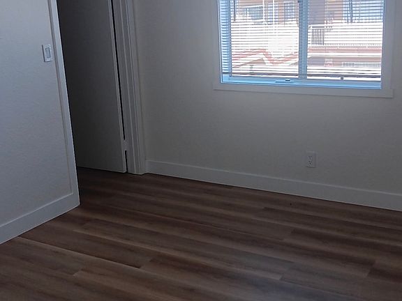 5th image of 604 Venice Way APT 2
