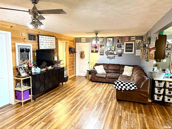 4th image of 716 Sheridan Dr