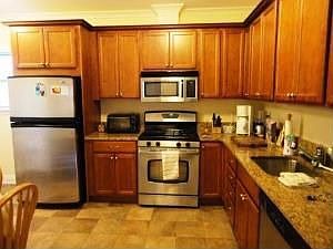 1st image of 4816 N Hermitage Ave APT B3