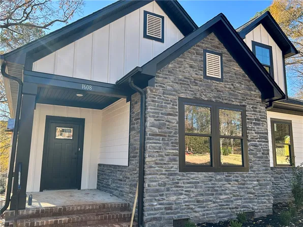 1608 Cross Creek Dr, Seneca, SC 29678