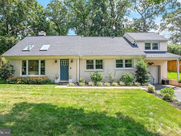 7111 Fort Hunt Rd, Alexandria, VA 22307