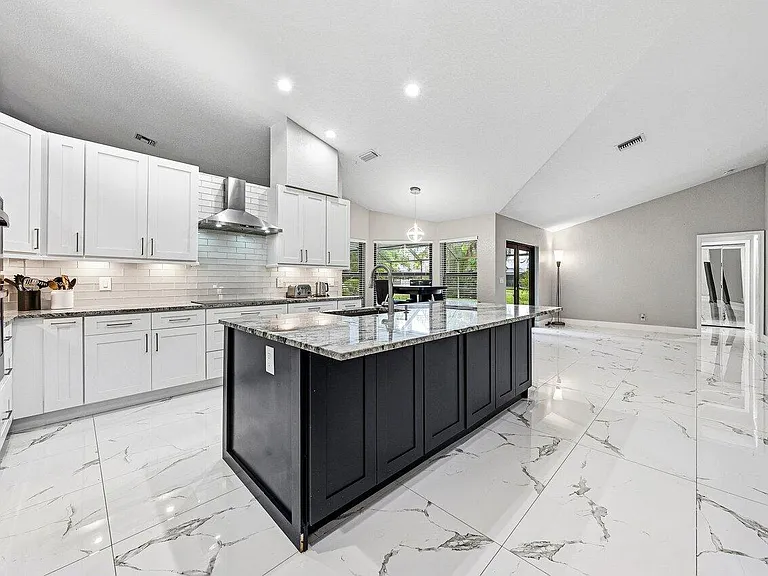13710 Callington Dr — Photo 14