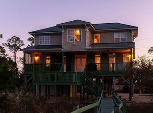 588 River Rd, Carrabelle, FL 32322