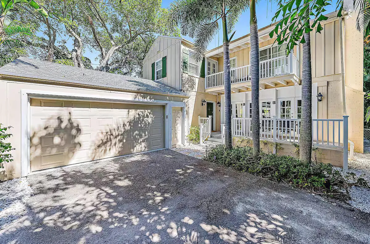3 bed, 2.5 bath, 1971 sqft, $11,500 — Photo 3