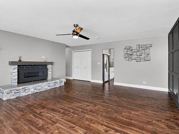 3rd image of 7662 Northway Dr